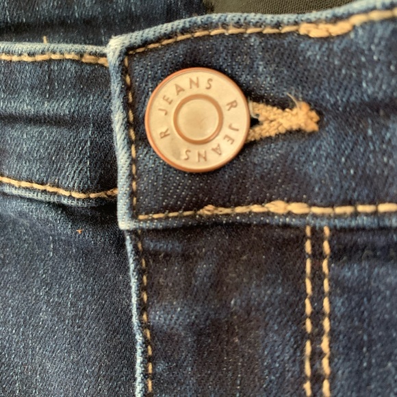 REITMANS FLORAL EMBROIDERED ROSE JEANS - Picture 4 of 14